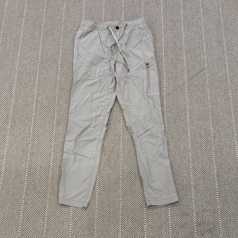 Vuori Men's Gray Cargo Pants